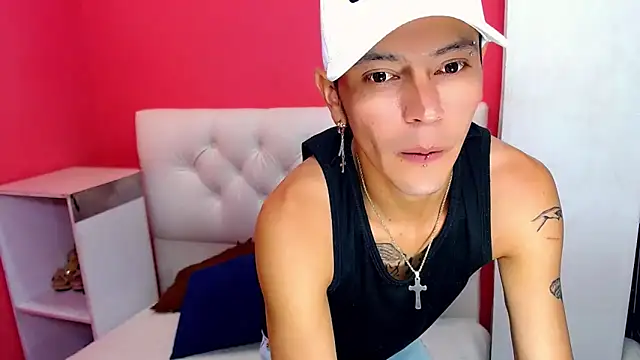 Snapshot of _snopyy_ chatting on 02/18/25, 07:52  snopyy  online show from 02/18/25, 07:52