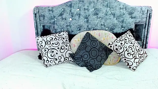 Snapshot of _snopyy_ chatting on 09/27/25, 01:38  snopyy  online show from 09/27/25, 01:38