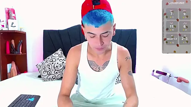 Snapshot of _snopyy_ chatting on 10/27/25, 07:51  snopyy  online show from 10/27/25, 07:51