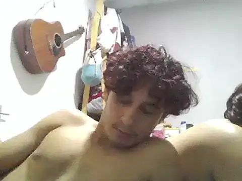 Snapshot of pedrodavid_ chatting on 02/11/25, 04:44 pedrodavid online show from 02/11/25, 04:44