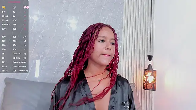 Snapshot of Sophiee_Velvet chatting on 01/08/25, 05:48 Sophiee Velvet online show from 01/08/25, 05:48