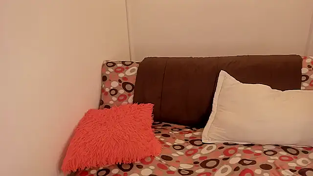 Snapshot of meganrossee69 chatting on 12/18/24, 12:10 meganrossee69 online show from 12/18/24, 12:10