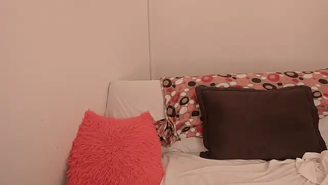 Snapshot of meganrossee69 chatting on 02/13/25, 12:46 meganrossee69 online show from 02/13/25, 12:46