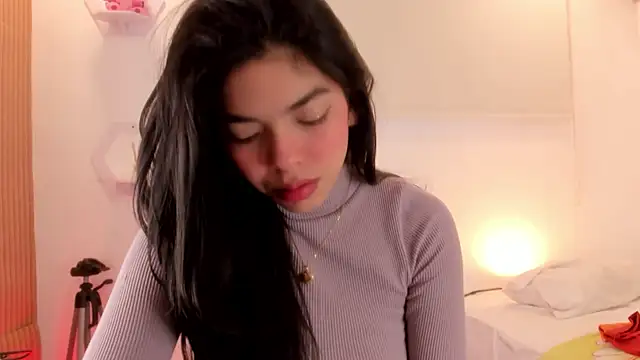 Snapshot of meganrossee69 chatting on 04/24/26, 11:34 meganrossee69 online show from 04/24/26, 11:34