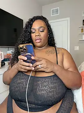 Snapshot of Mari_Melons chatting on 11/09/25, 01:26 Mari Melons online show from 11/09/25, 01:26