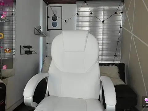 Enma  clark online show from 11/04/25, 08:41