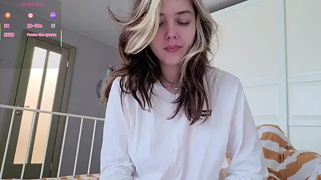 Vanessa Walters online show from 03/11/26, 04:18