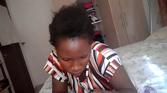 Snapshot of queen-goddess chatting on 02/20/25, 06:39 queen-goddess online show from 02/20/25, 06:39