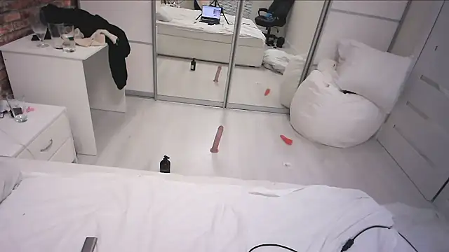 Alexxxx1086 online show from 02/16/25, 03:37