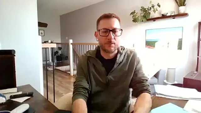 Snapshot of Bigdicktrav902 chatting on 04/07/26, 12:05 Bigdicktrav902 online show from 04/07/26, 12:05