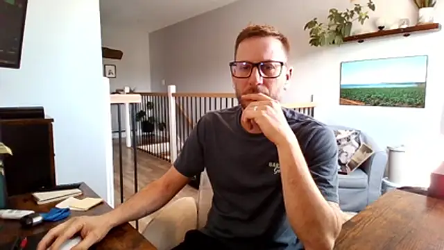 Snapshot of Bigdicktrav902 chatting on 04/08/26, 01:33 Bigdicktrav902 online show from 04/08/26, 01:33