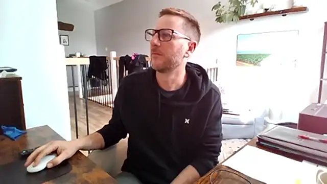 Snapshot of Bigdicktrav902 chatting on 04/14/26, 12:22 Bigdicktrav902 online show from 04/14/26, 12:22