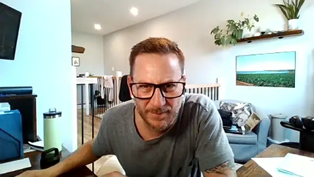 Snapshot of Bigdicktrav902 chatting on 04/20/26, 04:10 Bigdicktrav902 online show from 04/20/26, 04:10