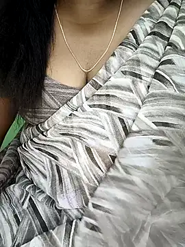 Snapshot of tamil_subha69 chatting on 12/27/24, 12:45 tamil subha69 online show from 12/27/24, 12:45