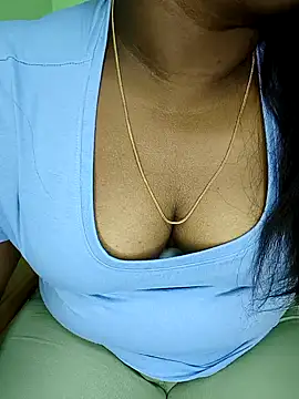 Snapshot of tamil_subha69 chatting on 12/31/24, 03:34 tamil subha69 online show from 12/31/24, 03:34