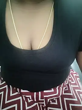 Snapshot of tamil_subha69 chatting on 05/27/26, 06:49 tamil subha69 online show from 05/27/26, 06:49