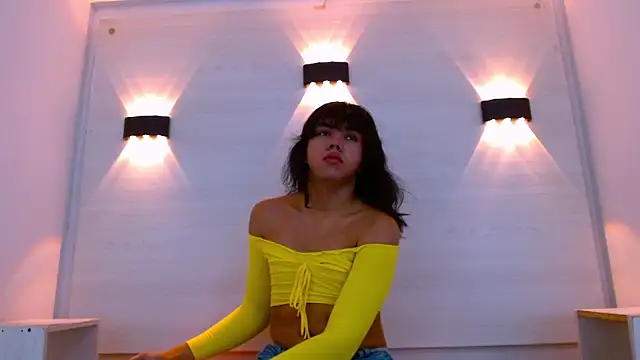 AndreaGil  online show from 12/14/25, 06:23