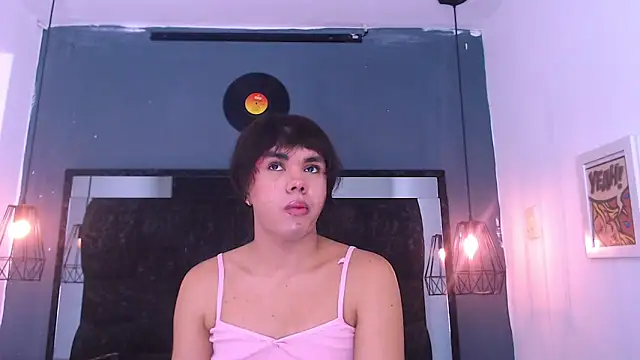 Snapshot of AndreaGil_ chatting on 02/02/26, 05:11 AndreaGil online show from 02/02/26, 05:11