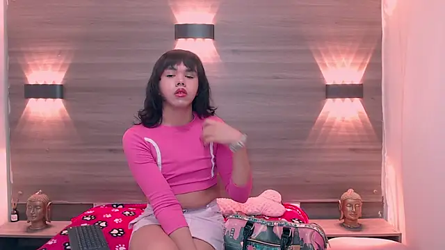 Snapshot of AndreaGil_ chatting on 02/13/26, 04:25 AndreaGil online show from 02/13/26, 04:25