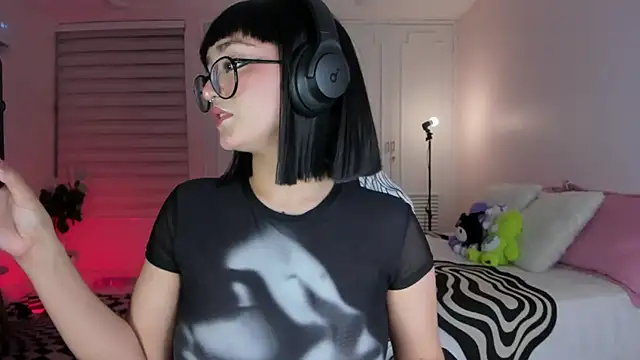 Snapshot of SweetJennaa chatting on 03/14/25, 04:21 SweetJennaa online show from 03/14/25, 04:21