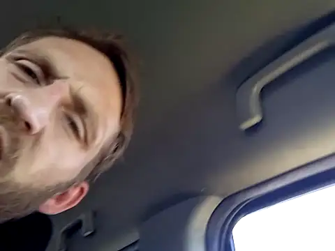 otterlover123 online show from 09/29/25, 04:56