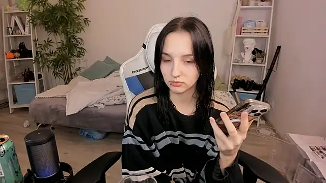 Viv Player online show from 12/20/24, 06:24