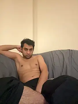 Snapshot of DuryG11 chatting on 12/18/24, 06:10 DuryG11 online show from 12/18/24, 06:10