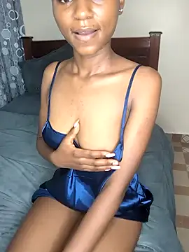 Snapshot of sweetgirlDora chatting on 10/25/25, 12:51 sweetgirlDora online show from 10/25/25, 12:51