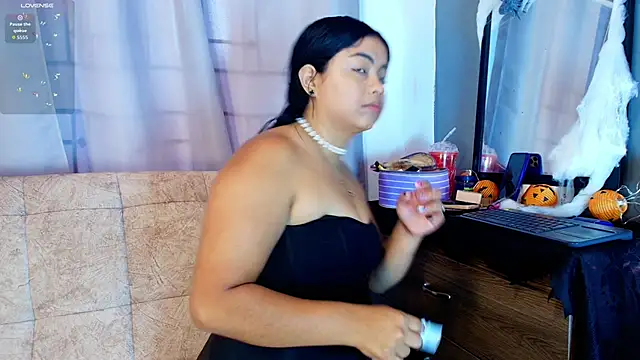 jade brunnette online show from 10/30/25, 08:09