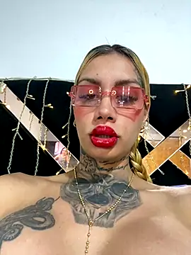 Snapshot of Zaratattoox chatting on 10/10/25, 08:02 Zaratattoox online show from 10/10/25, 08:02