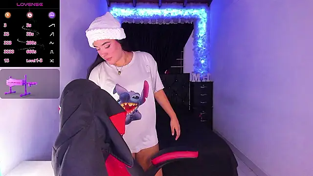 Snapshot of Mariana_Hasper_ chatting on 12/06/24, 02:02 Mariana Hasper  online show from 12/06/24, 02:02