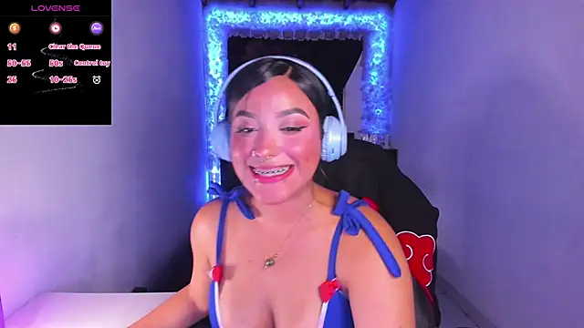 Snapshot of Mariana_Hasper_ chatting on 12/10/24, 04:02 Mariana Hasper  online show from 12/10/24, 04:02