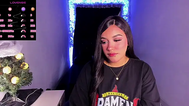 Snapshot of Mariana_Hasper_ chatting on 01/05/25, 09:47 Mariana Hasper  online show from 01/05/25, 09:47