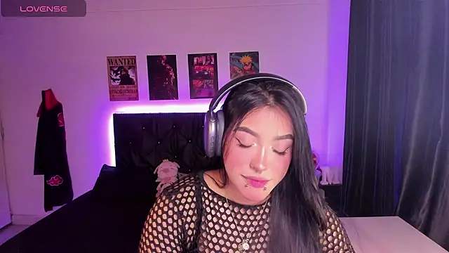 Snapshot of Mariana_Hasper_ chatting on 10/19/25, 03:18 Mariana Hasper  online show from 10/19/25, 03:18