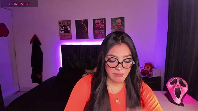 Snapshot of Mariana_Hasper_ chatting on 10/31/25, 04:02 Mariana Hasper online show from 10/31/25, 04:02