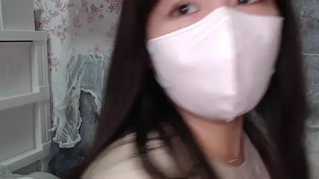 mei hosina online show from 10/24/25, 03:52