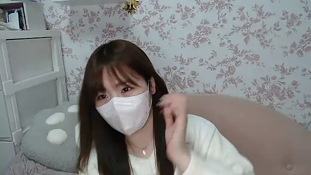 mei hosina online show from 02/18/26, 03:52