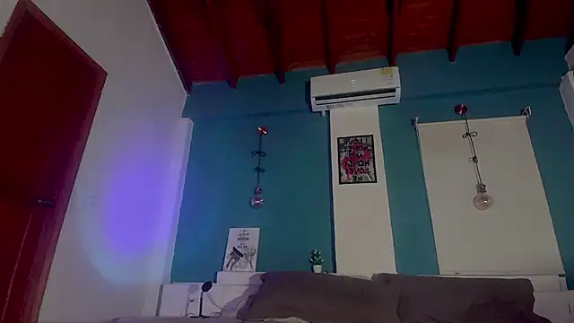 ariana-white- online show from 10/22/25, 02:23