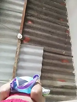 Snapshot of AlexaWarner chatting on 11/06/25, 04:08 AlexaWarner online show from 11/06/25, 04:08