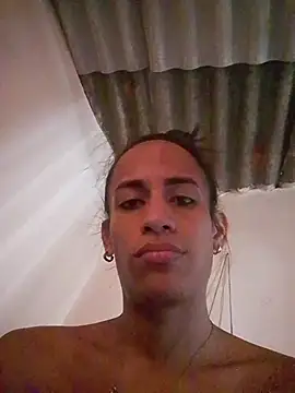 Snapshot of AlexaWarner chatting on 11/20/25, 04:07 AlexaWarner online show from 11/20/25, 04:07