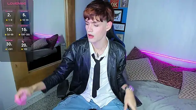 Snapshot of VladHellsing4 chatting on 02/11/25, 02:35 VladHellsing4 online show from 02/11/25, 02:35