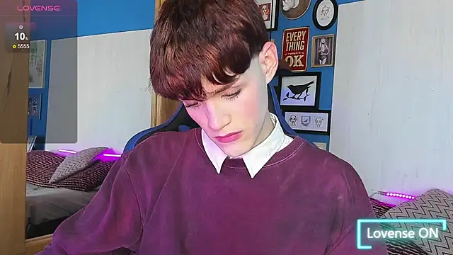 Snapshot of VladHellsing4 chatting on 02/13/25, 02:09 VladHellsing4 online show from 02/13/25, 02:09