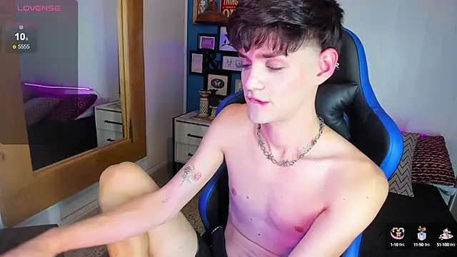 Snapshot of VladHellsing4 chatting on 02/21/25, 05:53 VladHellsing4 online show from 02/21/25, 05:53