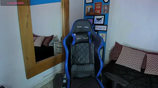 Snapshot of VladHellsing4 chatting on 03/07/25, 01:07 VladHellsing4 online show from 03/07/25, 01:07