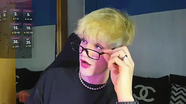 Snapshot of VladHellsing4 chatting on 11/26/25, 02:29 VladHellsing4 online show from 11/26/25, 02:29