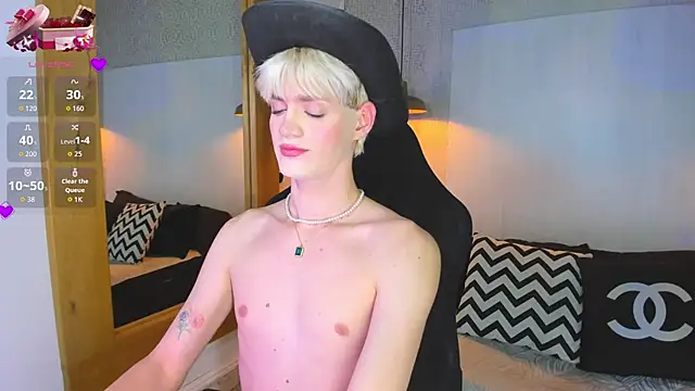 Snapshot of VladHellsing4 chatting on 03/05/26, 02:35 VladHellsing4 online show from 03/05/26, 02:35