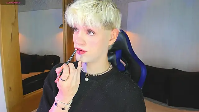 Snapshot of VladHellsing4 chatting on 03/30/26, 02:29 VladHellsing4 online show from 03/30/26, 02:29