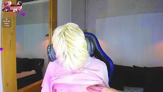 Snapshot of VladHellsing4 chatting on 04/02/26, 03:31 VladHellsing4 online show from 04/02/26, 03:31