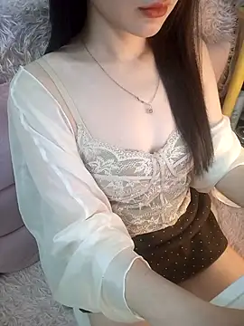 Snapshot of Lovely_kute chatting on 04/07/26, 08:20 Lovely kute online show from 04/07/26, 08:20