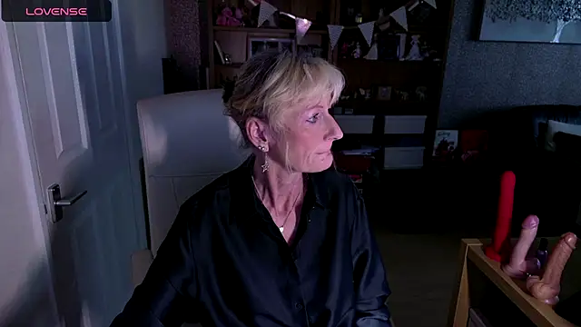 TopazCamgirl online show from 12/13/24, 01:12